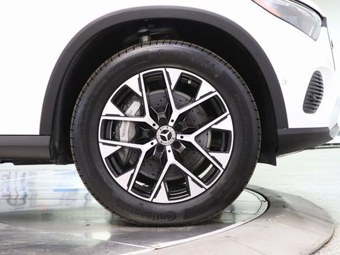 Used 2025 Mercedes-Benz GLC 350e 4MATIC image 14