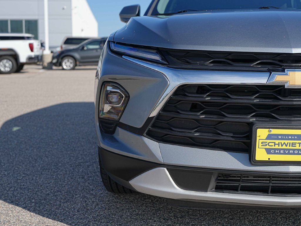 Used 2025 Chevrolet Blazer LT AWD/4WD image 4