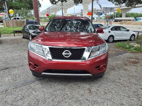 Used 2016 Nissan Pathfinder S FWD image 2