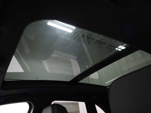 Certified 2025 Porsche Macan GTS image 20