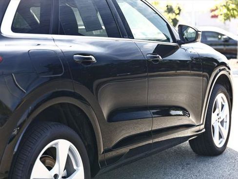 Certified 2025 Audi Q5 Premium Plus w/ Premium Plus AWD/4WD image 9