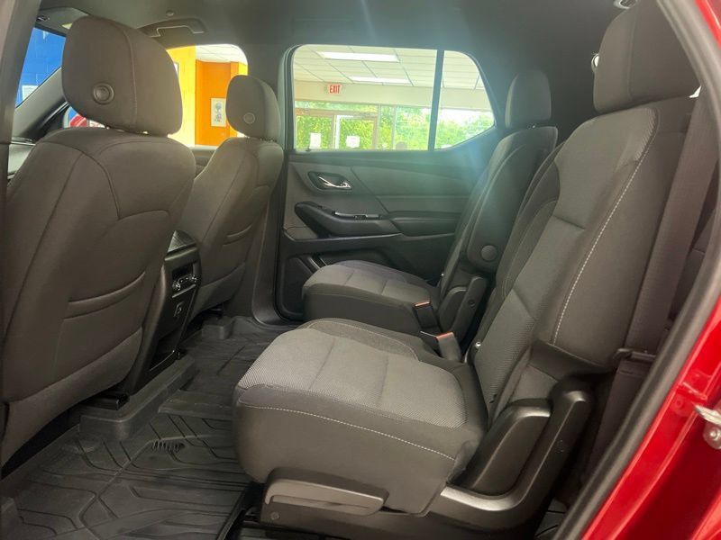 Used 2023 Chevrolet Traverse LT w/ LPO, Floor Liner Package AWD/4WD image 17