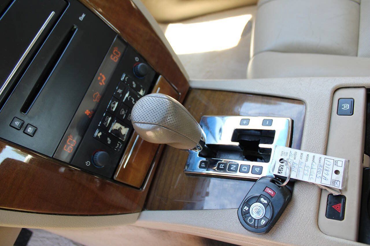 Used 2005 Cadillac STS w/ Preferred Equipment Group RWD image 25