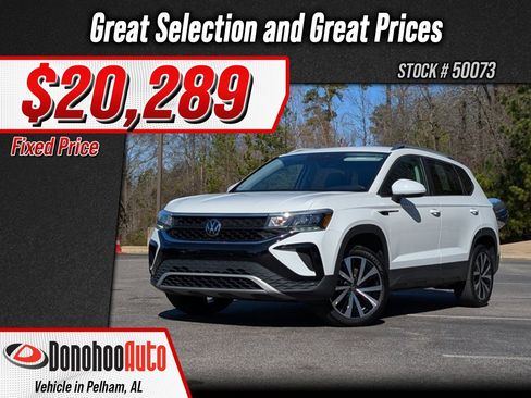 Used 2024 Volkswagen Taos SE w/ MDO Package FWD image 1