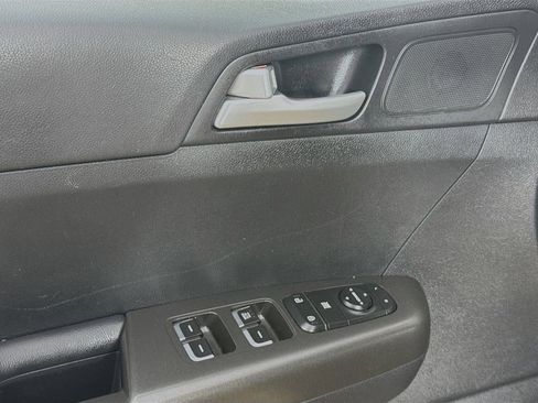 Used 2019 Kia Sportage LX image 20