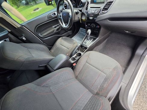 Used 2016 Ford Fiesta SE w/ Equipment Group 201A FWD image 4