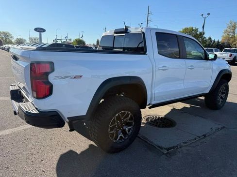 Used 2026 Chevrolet Colorado ZR2 w/ Technology Package AWD/4WD image 10
