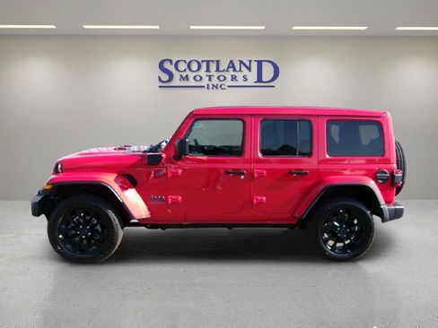 Used 2025 Jeep Wrangler Unlimited Sahara w/ Safety Group AWD/4WD image 1