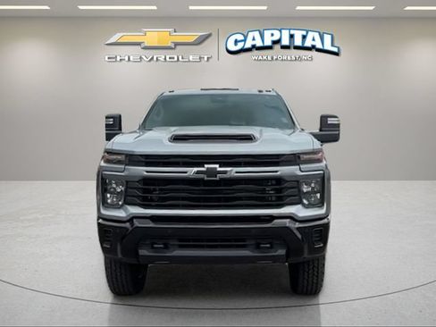 Used 2025 Chevrolet Silverado 2500 Custom w/ Custom Value Package AWD/4WD image 8