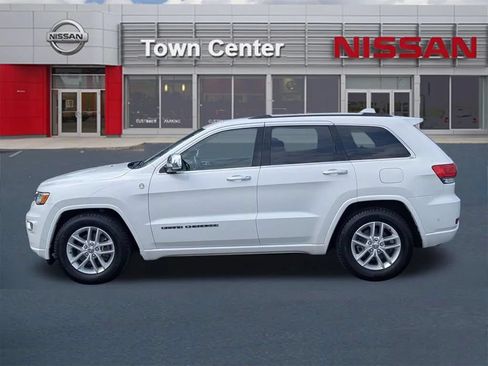 Used 2017 Jeep Grand Cherokee Overland w/ Jeep Active Safety Group AWD/4WD image 4