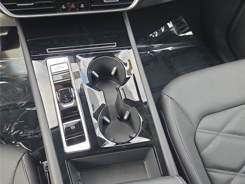 New 2026 Volkswagen Atlas SE image 9