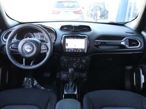 Used 2021 Jeep Renegade Latitude AWD/4WD image 9