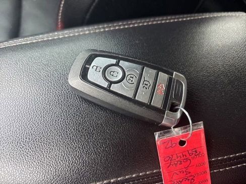 Used 2022 Ford Escape SEL AWD/4WD image 50