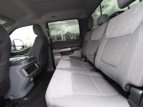 Used 2025 Ford F250 XLT w/ Black Appearance Package AWD/4WD image 9