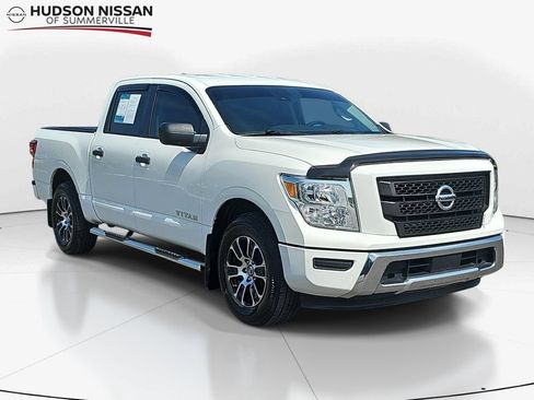 Used 2022 Nissan Titan SV RWD image 1