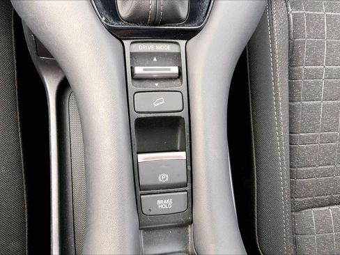 Used 2025 Honda HR-V LX image 35