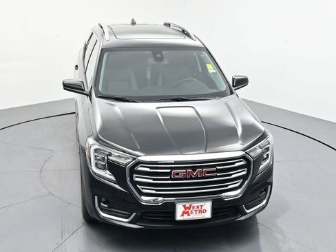 Certified 2024 GMC Terrain SLT w/ Infotainment Package II image 4