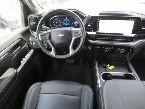 Used 2024 Chevrolet Silverado 2500 LTZ w/ LTZ Convenience Package image 13