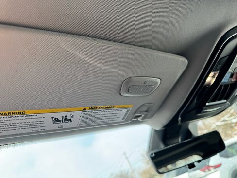 Used 2022 Jeep Grand Cherokee Limited w/ Luxury Tech Group II image 22