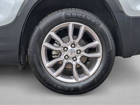 Used 2023 GMC Terrain SLT AWD/4WD image 23