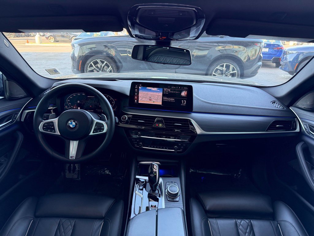 Used 2022 BMW M550i xDrive AWD/4WD image 16