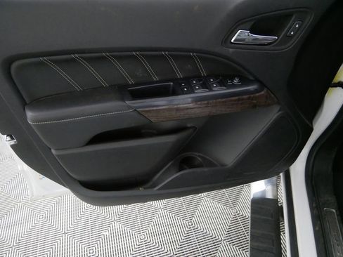 Used 2021 GMC Canyon Denali image 13