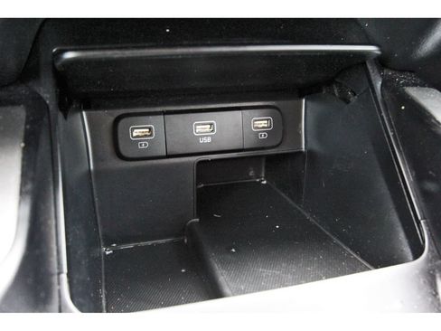 Used 2023 Kia Sorento LX FWD image 30