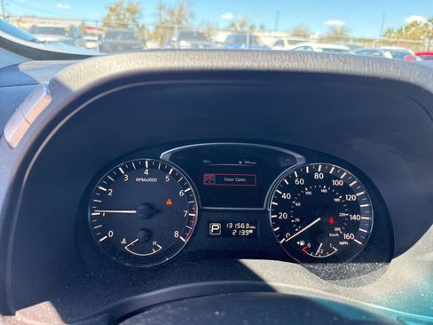 Used 2015 Nissan Pathfinder Platinum image 16