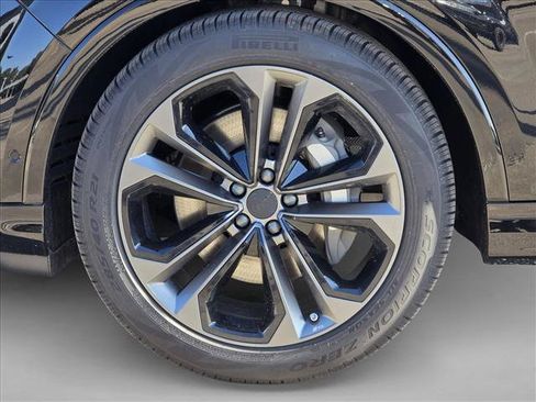 New 2026 Audi Q7 3.0T Premium Plus AWD/4WD image 9
