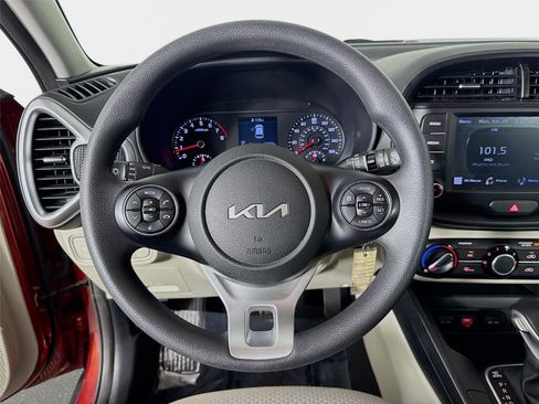 Used 2022 Kia Soul LX FWD image 12