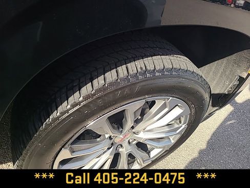 Used 2021 GMC Yukon XL Denali w/ Denali Premium Package image 25