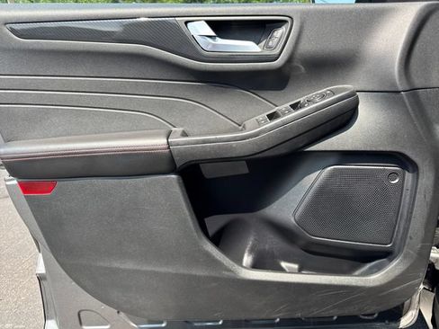 Used 2025 Ford Escape ST-Line FWD image 10