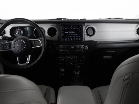 Used 2022 Jeep Wrangler Unlimited Sahara AWD/4WD image 22