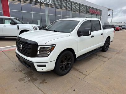 Used 2023 Nissan Titan SV w/ SV Convenience Package