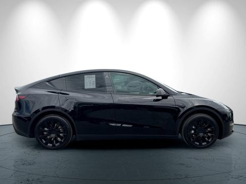 Used 2023 Tesla Model Y Long Range AWD/4WD image 3