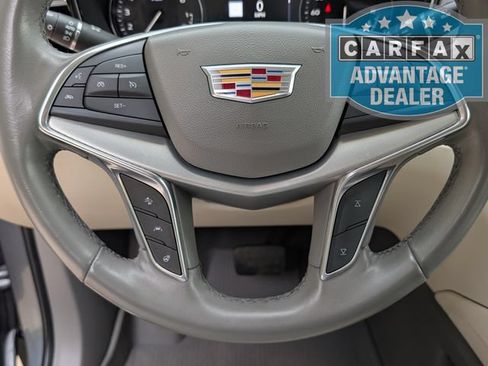 Used 2022 Cadillac XT5 Premium Luxury w/ Technology Package FWD image 6