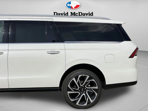New 2026 Lincoln Navigator L Black Label AWD/4WD image 32