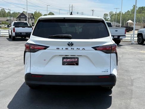 Used 2022 Toyota Sienna LE FWD image 28