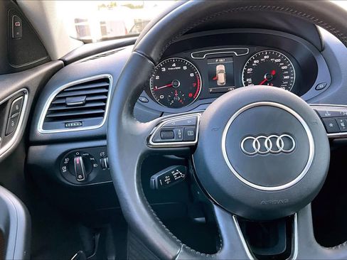 Used 2015 Audi Q3 2.0T Prestige w/ Prestige Package AWD/4WD image 24