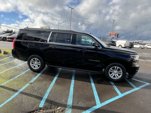 Used 2020 Chevrolet Suburban LT image 6