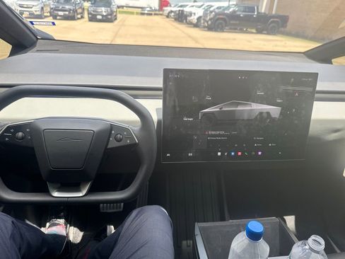 Used 2025 Tesla Cybertruck AWD Crew Cab image 18