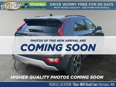 Used 2025 Kia Niro LX FWD image 4