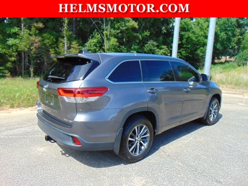 Used 2018 Toyota Highlander XLE AWD/4WD image 16