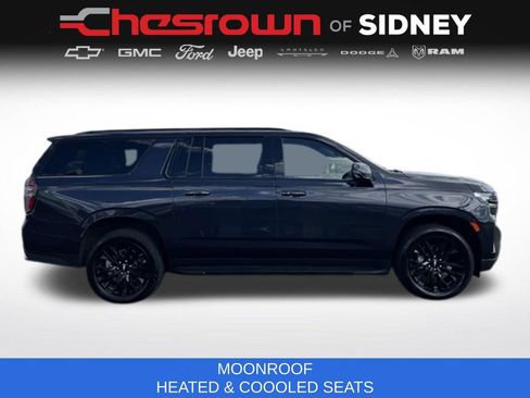 Used 2023 Chevrolet Suburban RST w/ Sport Performance Package AWD/4WD image 4