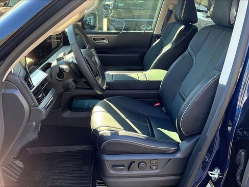 New 2025 INFINITI QX80 Sensory image 24