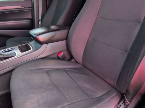 Used 2016 Jeep Grand Cherokee Laredo w/ Quick Order Package 23E AWD/4WD image 13
