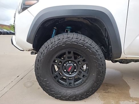 Used 2019 Toyota Tacoma TRD Pro AWD/4WD image 11