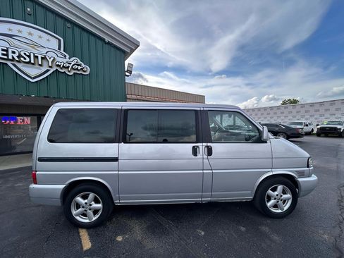 Used 2002 Volkswagen Eurovan GLS FWD image 2
