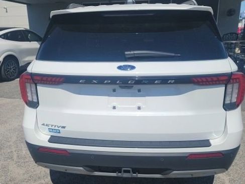 Used 2026 Ford Explorer Active w/ Active Comfort Package image 6