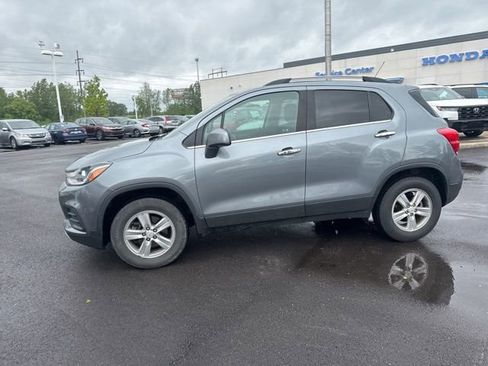 Used 2019 Chevrolet Trax LT w/ LT Convenience Package AWD/4WD image 17